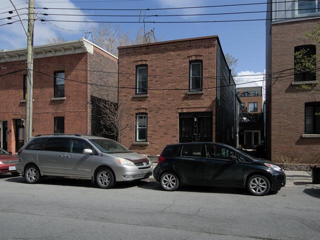 15864650-1